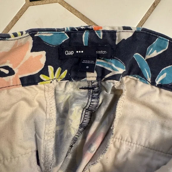 Floral Women's Shorts - Picture 3 of 3